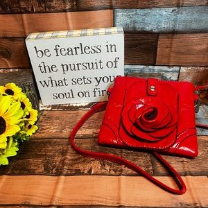 NWOT Mellow World Vegan Mini Crossbody Shoulder Giant Rose Flower Bag (Red)